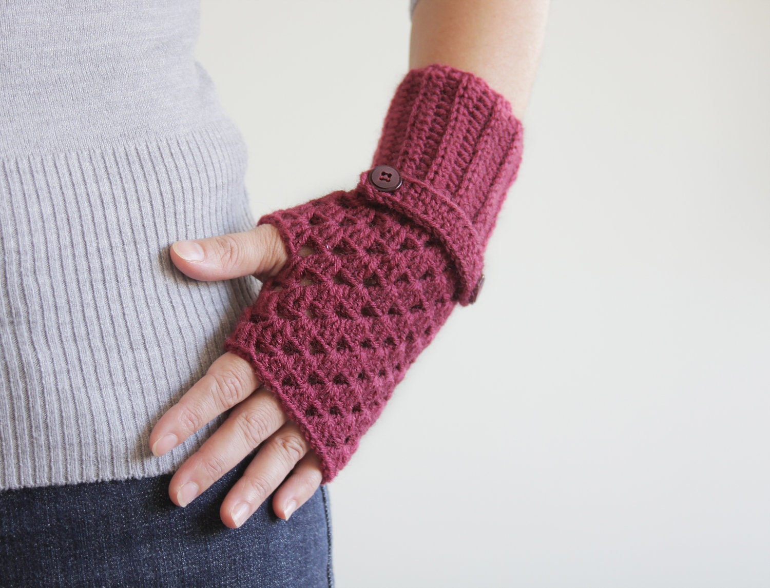 Oxblood Crochet Fingerless gloves - crochet mittens - wrist warmer - winter gloves - Burgundy autumn trend - SENNURSASA
