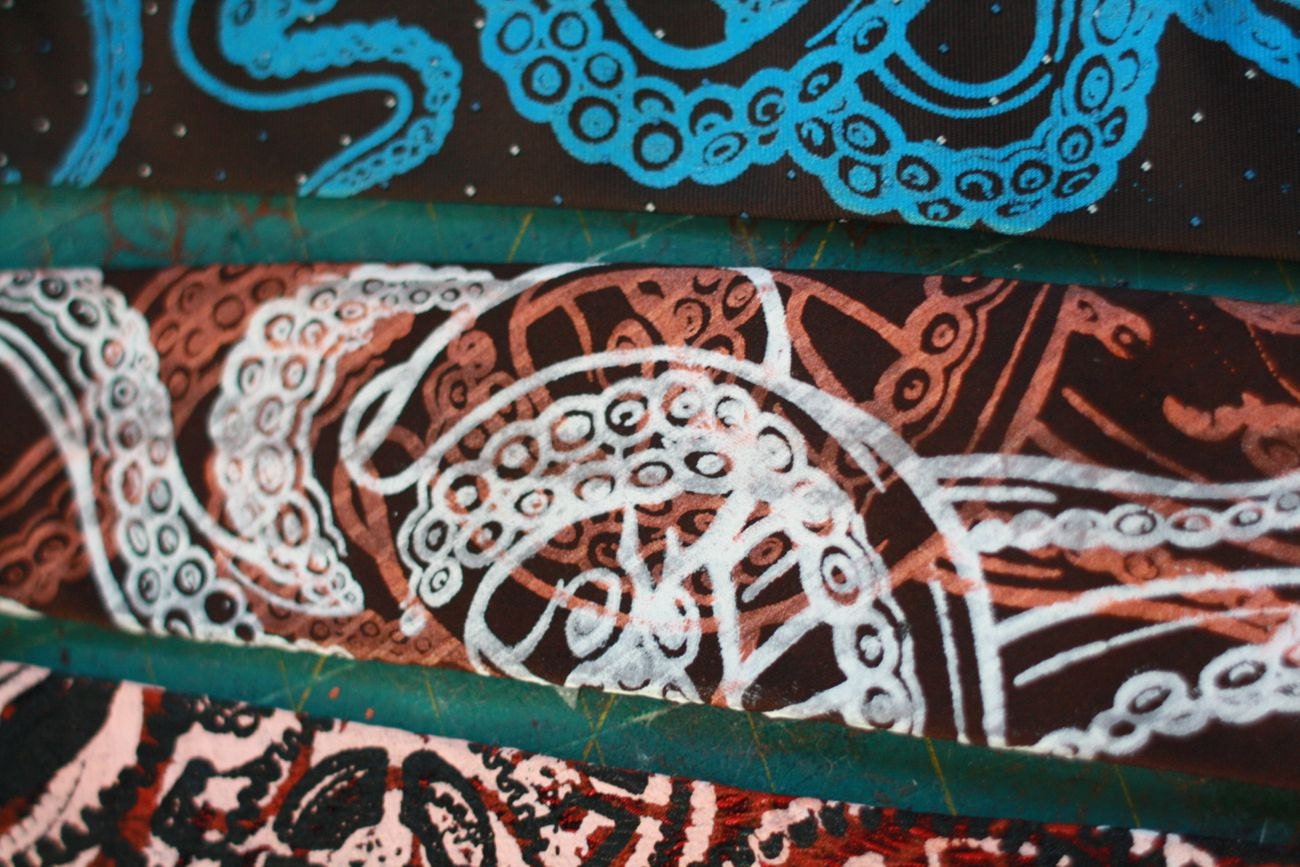 Octopus tie, 3.75" wide, brown and orange