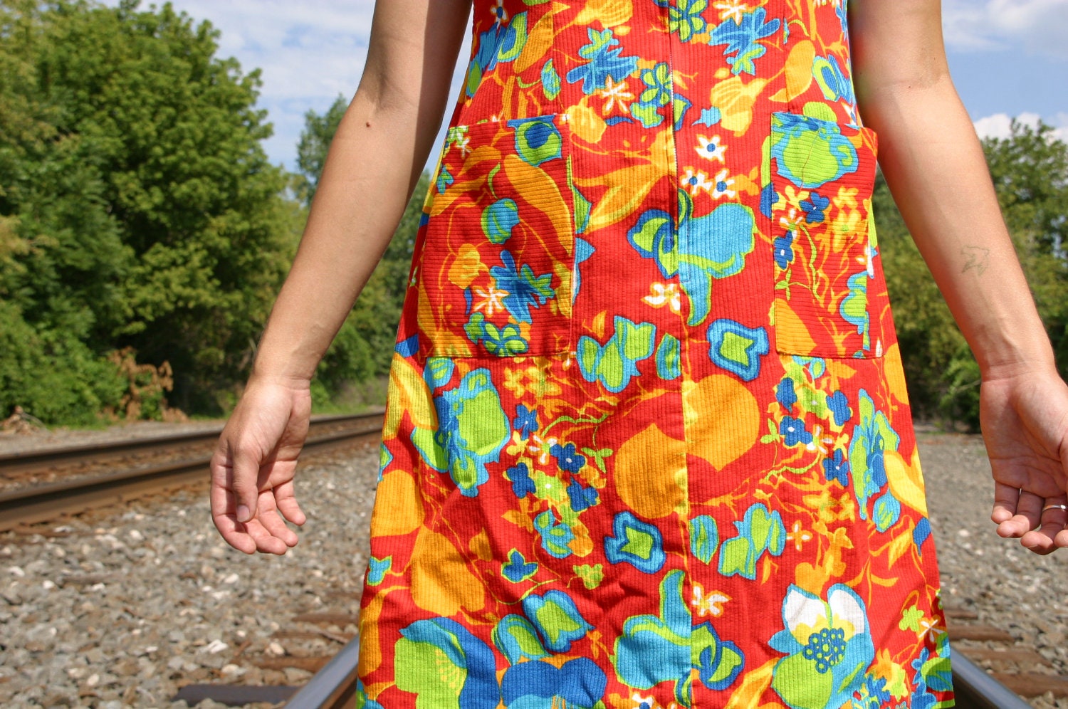 Vintage 60s Rainbow Floral Zip-Up Hawaiian Shift Dress BIG Pockets - L