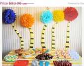 birthday party decorations ... 10 Tissue pompoms ... choose your colors // dr.seuss // classroom //diy kit // party decorations Il_170x135