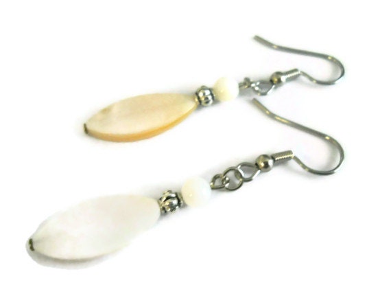 White Earrings, Natural Shell Earrings, Tan Shell Beaded Earrings, Seashell Silver Jewelry - chicagolandia