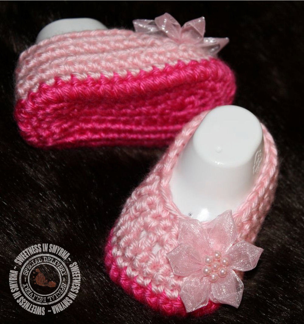 Crochet Baby Booties - Baby Girl Booties - Ballet Slippers - Flower Shoes - Newborn and 0-3 months READY TO SHIP