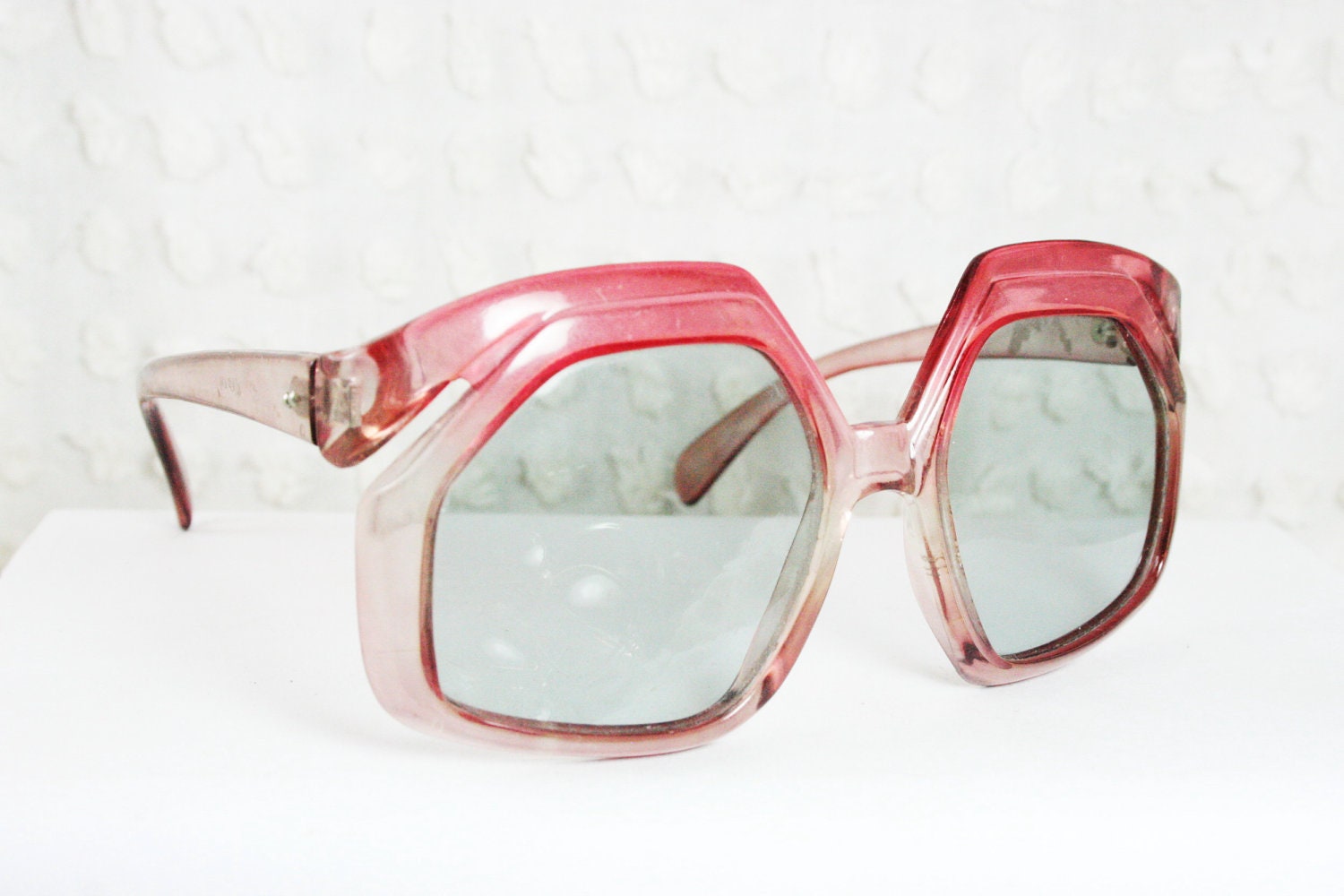 Vintage 80s Sunglasses 1970's Unique Sunglasses Oversize Clear Geometric Pink Purple Fade Space Age Frame Non Rx Unisex Japan