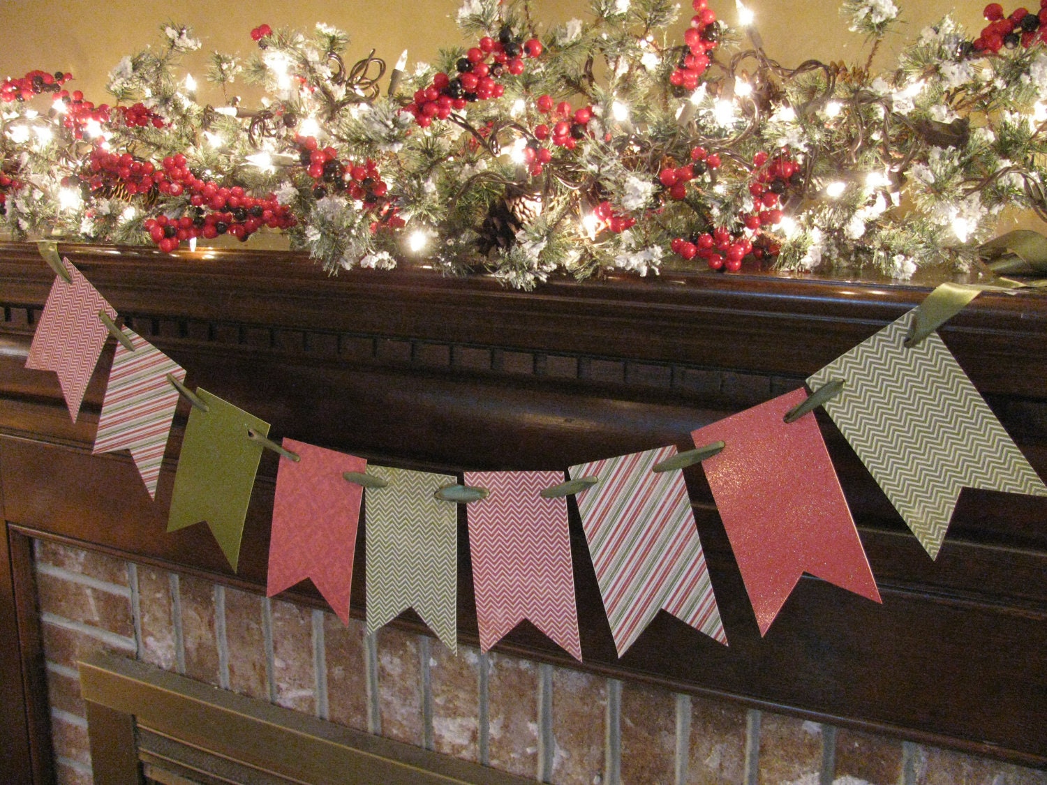 Christmas Banner Bunting Garland Durable Red and Green Chevron Pennant Great Fireplace or Table Decoration