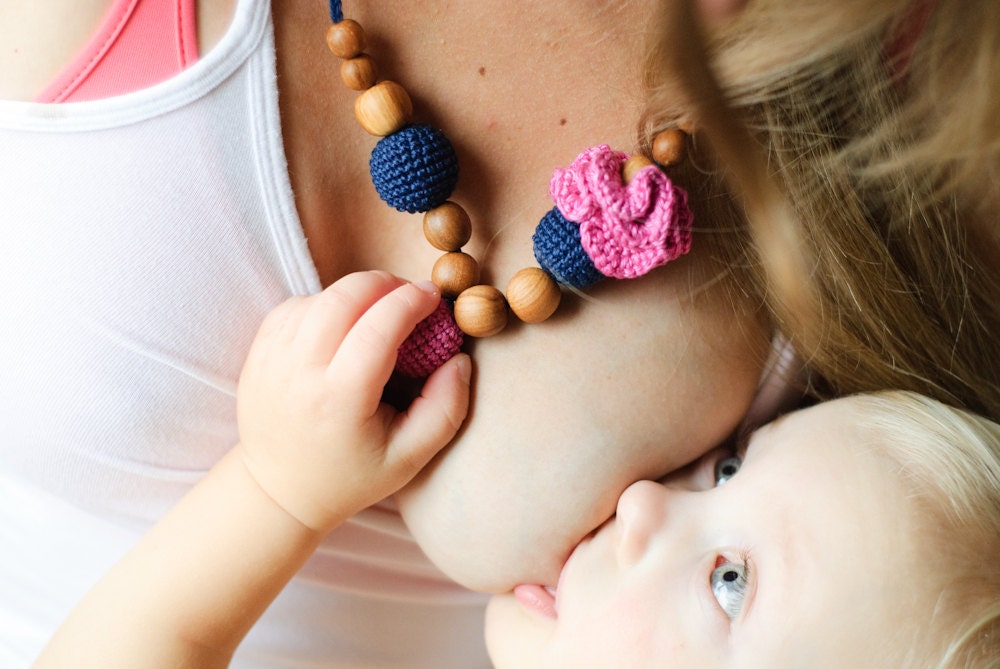 Flower Mama Nursing Necklace / Teething Jewelry - Navy Blue & Pink