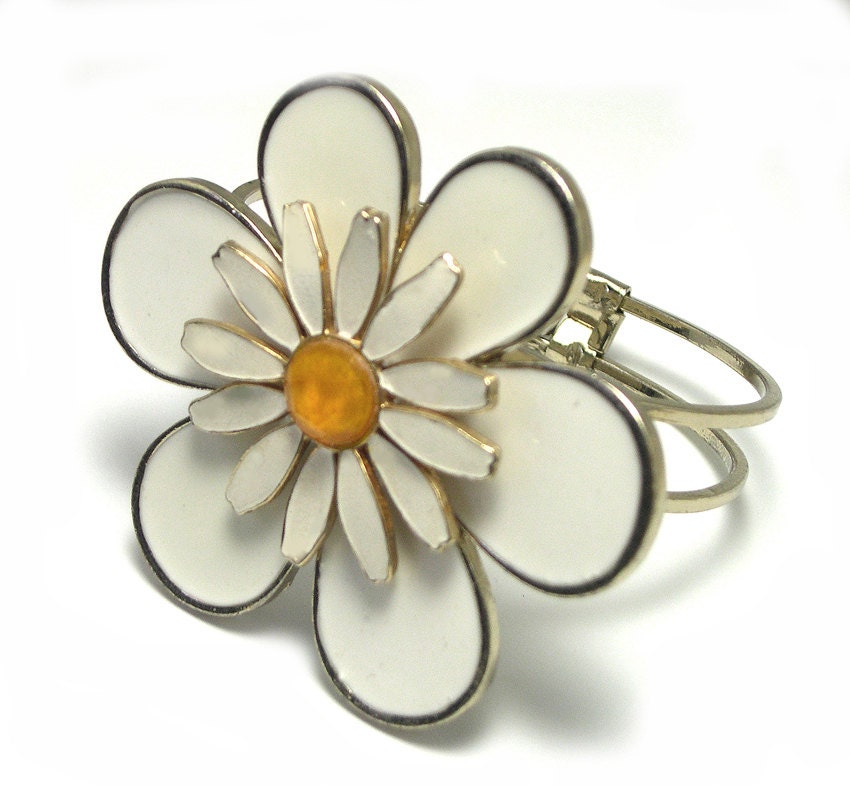 Daisy Cuff Bracelet, cuff, daisy bracelet, eco friendly, upcycled cuff bracelet, vintage jewelry, flowers, one of a kind, ooak bracelet
