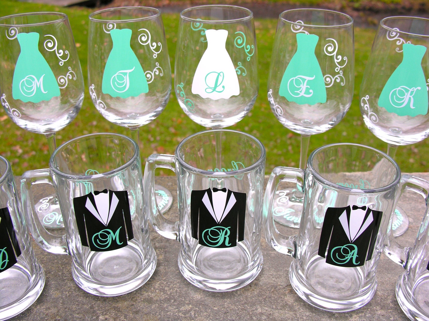 Bridesmaid wine glasses and Groomsmen beer mugs, set of 8 tiffany blue glasses.  Wedding party gift wine glasses, Maid of honor gift