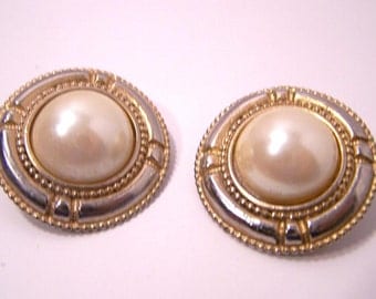 Vintage Earrings Dauplaise Faux Pearl Clipons Costume Jewelry E9009
