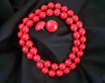 Vintage Red Plastic Bead Necklace N3870