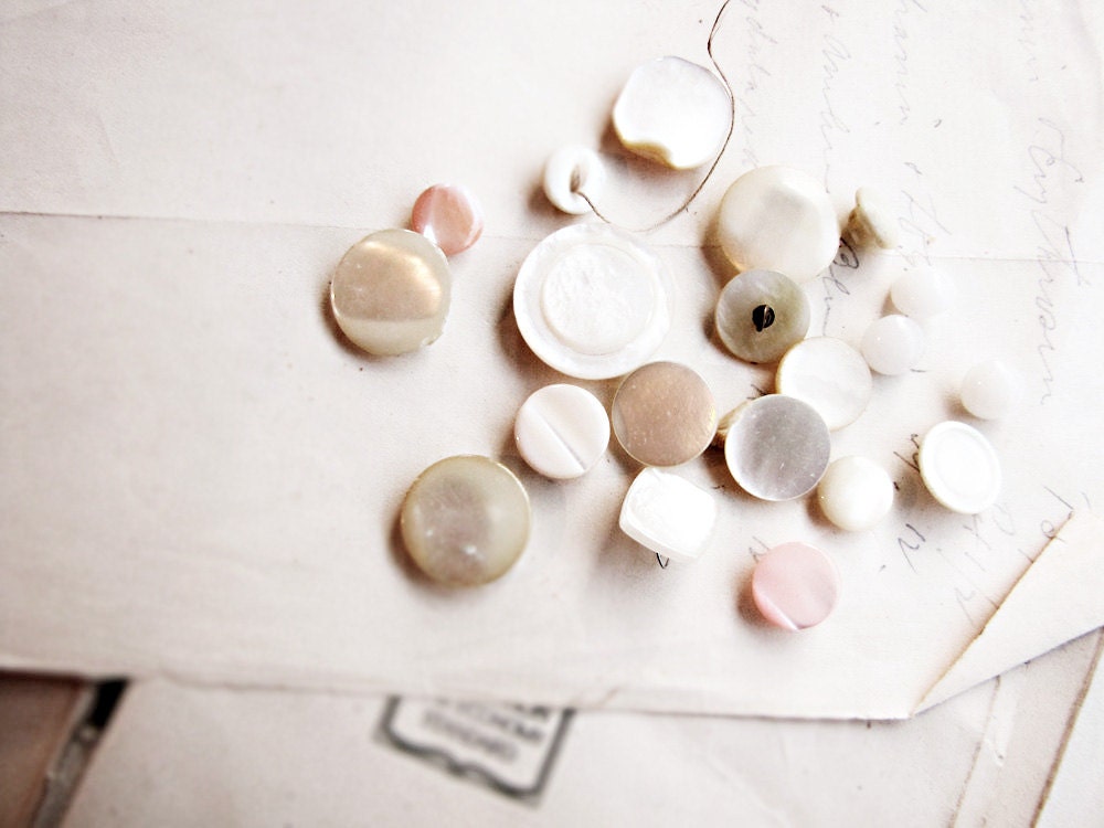 vintage buttons - mother of pearl - dolly mix - pretty shabby colours - faginsdaughter