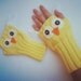 Owl Hand Knit / Fingerless Gloves in Yellow  / Boys And Girls / Winter Fashion 2012- 2013 / Size M - S / FRONT PAGE