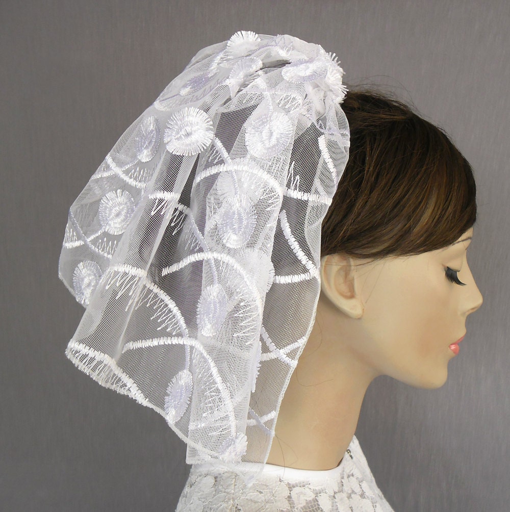 Short Bridal Veil Unconvensional Mini Blusher. Handmade.