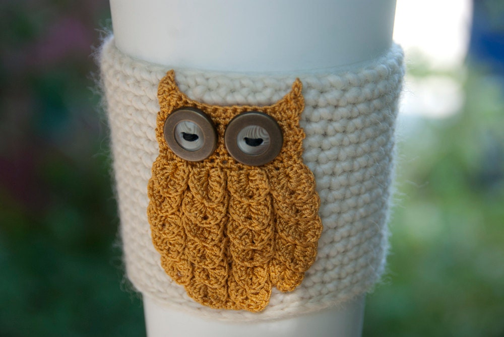 Golden woodland owl Coffee Cozy, crocheted, gold, beige, cream sleeve