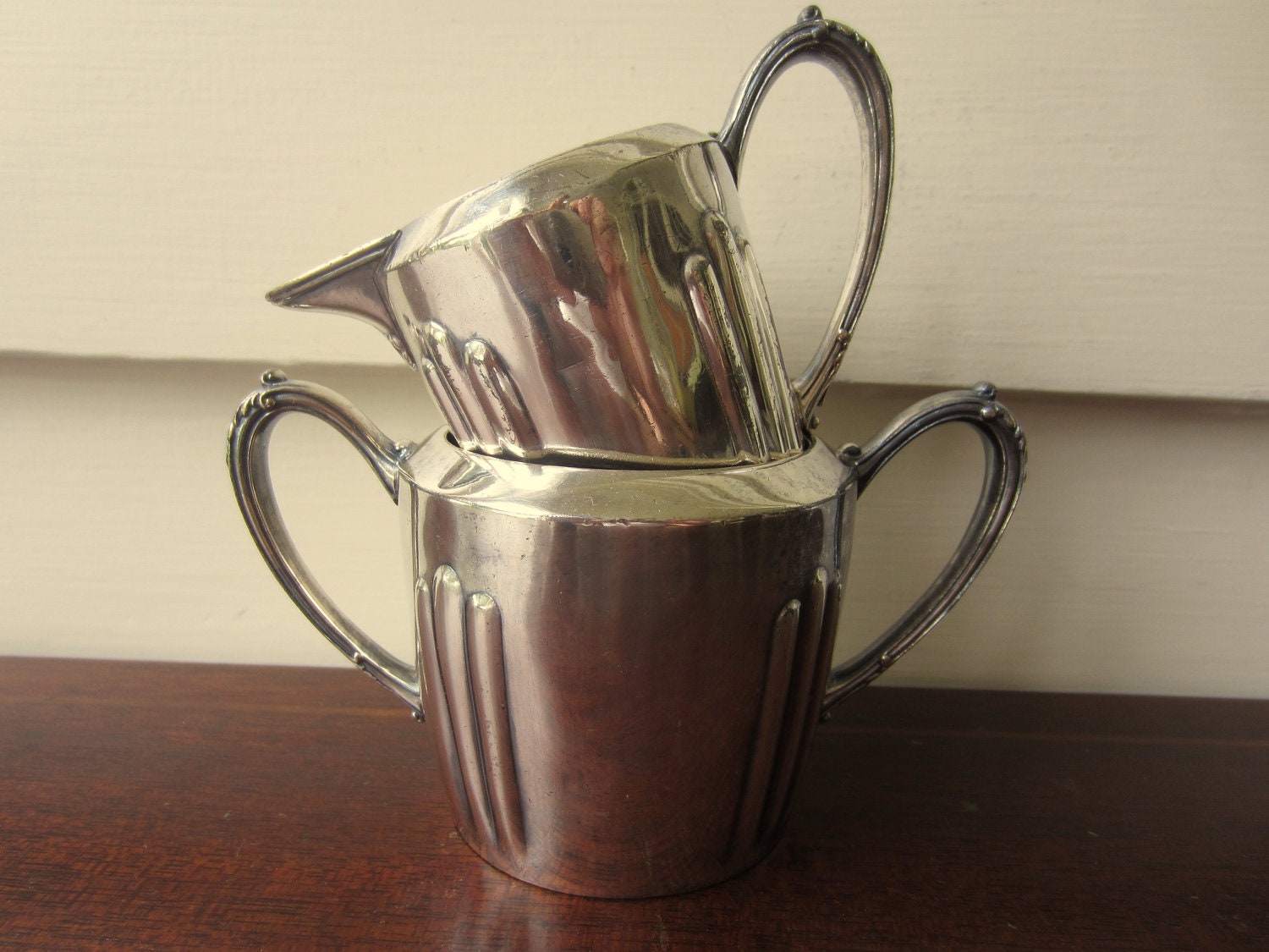 Art Deco style silver creamer and sugar set.  Great Gatsby party decor.