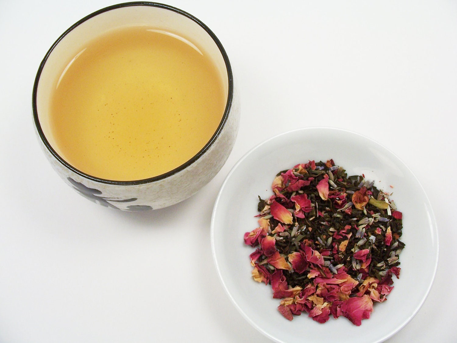 Lavender Breeze, a blend of green tea with lavender and rose, Organic and Fairtrade ingredients, 20 bags