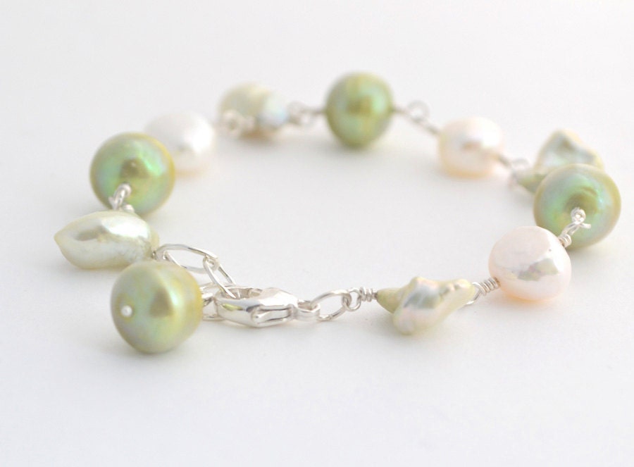 Green and Cream Color Fresh Water Pearl Bracelet - Romantic - Bridal - Spring - Summer - Lovely - Nutmegjewelrydesigns