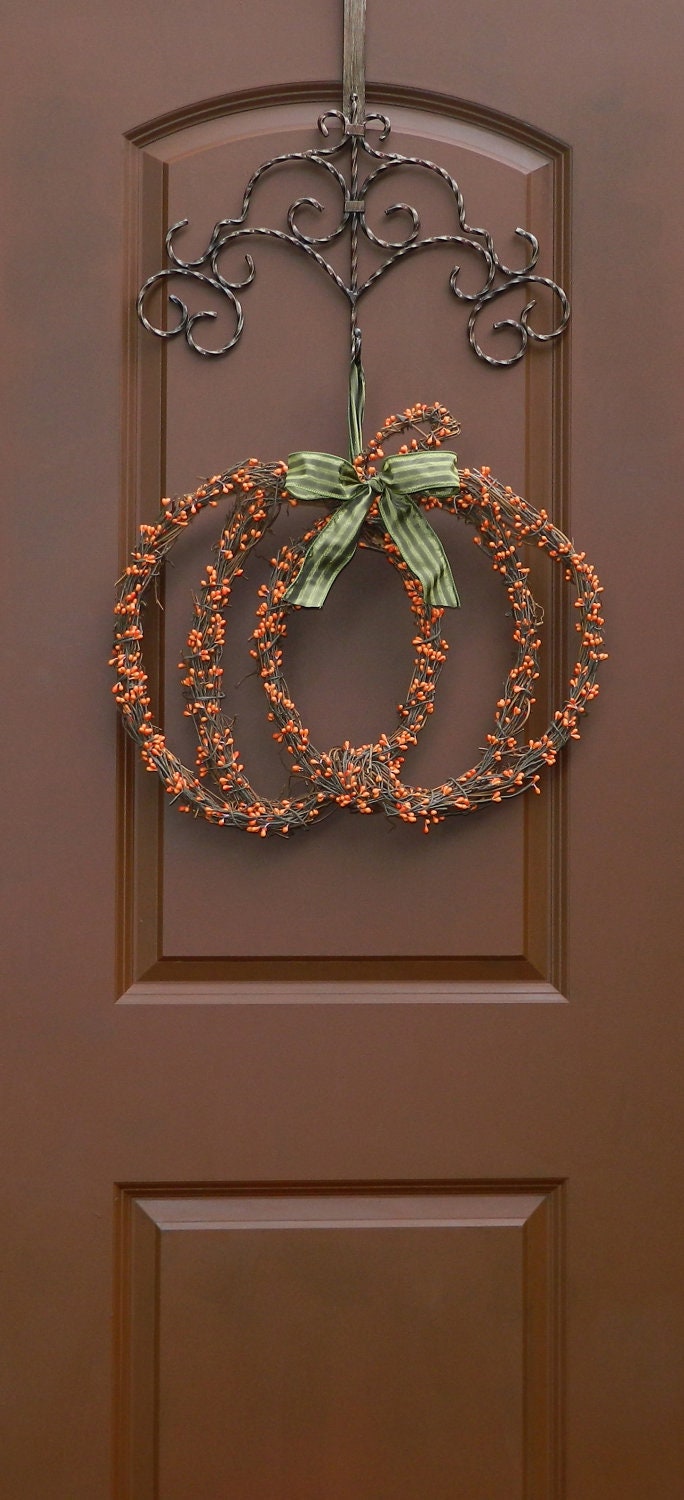 Pumpkin Wreath - Fall Wreath - Berry Wreath - Last One