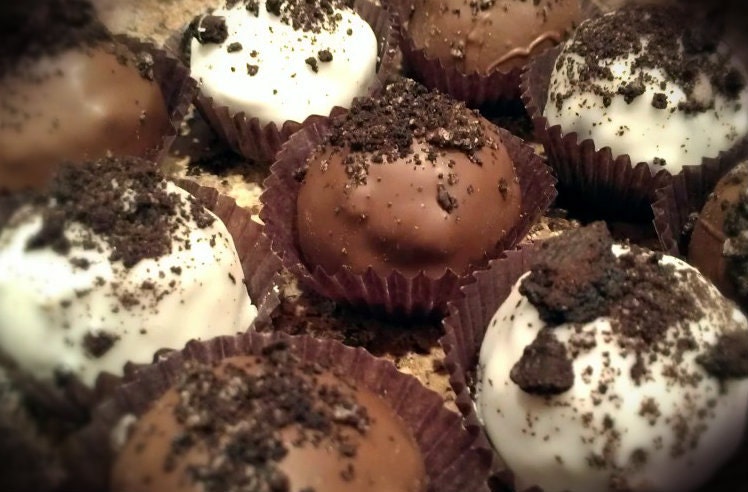 Cookies N'Creme Cake Truffles - Oreo Cookies - Sweets & Treats - Wedding Favor - Party Favor - Cake Pop - Cake Balls - Cake Bites