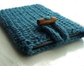 Kindle Case eReader Blue Turquoise Kobo Knit Case Cosy Cover Christmas Gadget Winter Wooden Wood Toggle Button Knitted