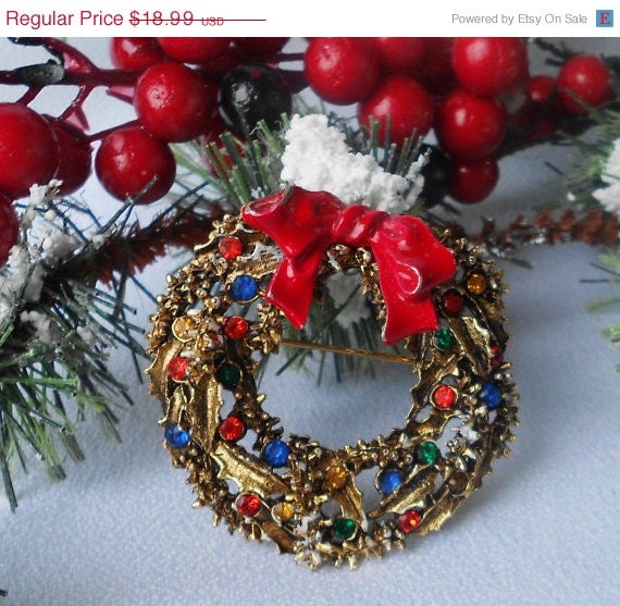 SALE Christmas Wreath Brooch Signed ART - normajeanscloset
