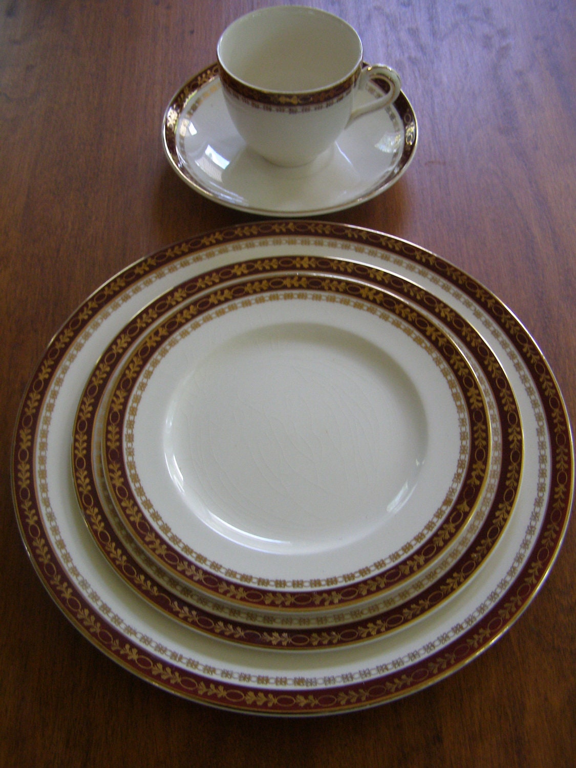 Vintage Alfred Meakin Kingsdale Pattern One Place Setting 5 Pieces Maroon Band