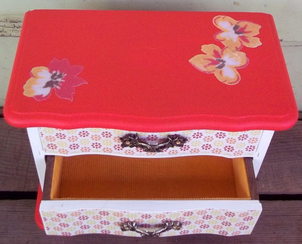 vintage jewelry box - music box