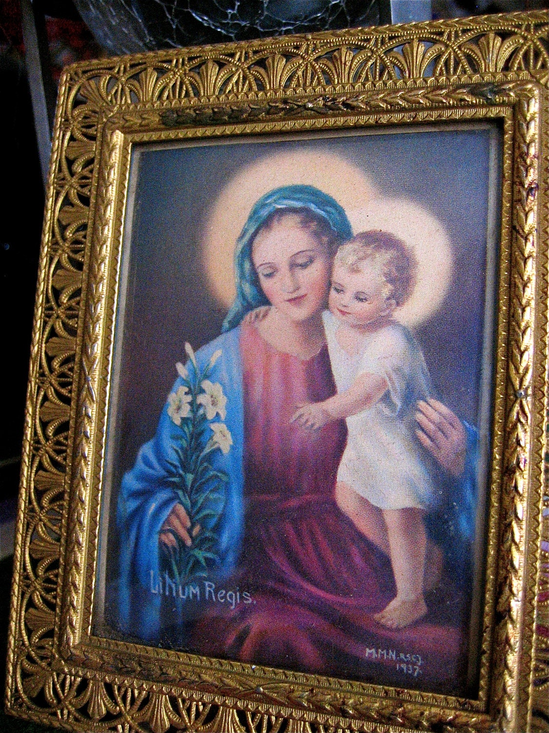 Vintage VIRGIN MARY Jesus 1937 Bubble Glass Convex Glass Shrine- great condition for your holiday gift giving