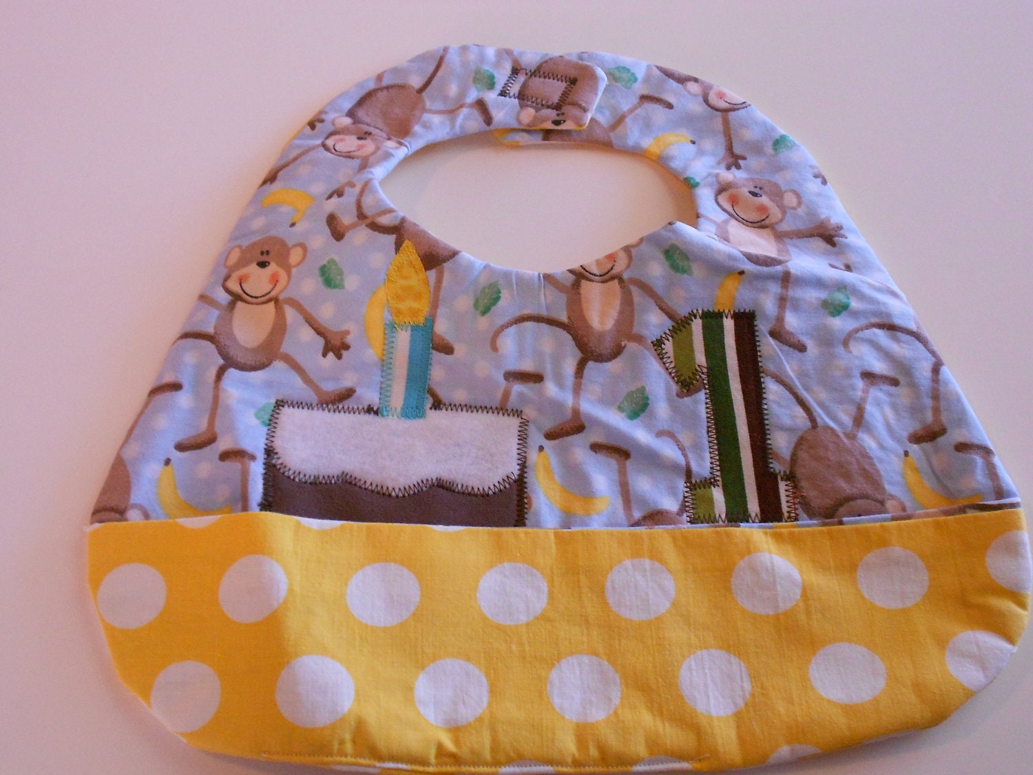 baby girl gift, baby birthday, baby Appliqued bibs, girl bibs, Cupcake Bib, Babys1st Birthday Bib,shower gift, cupcake, boys first birthday
