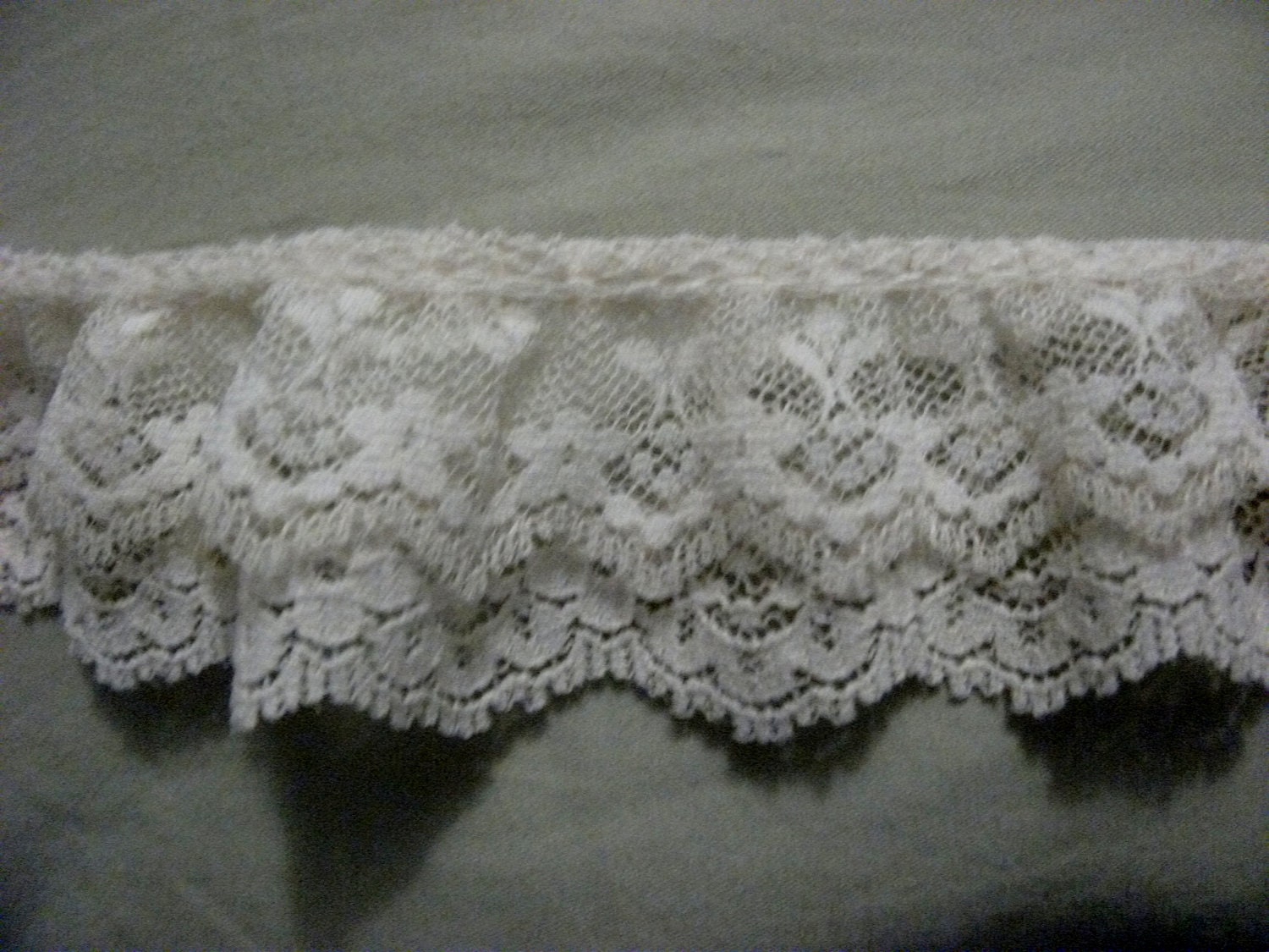 Vintage Double Ruffle Gathered Lace Off White Over 3 yards 1 1/2" Wide ONLY 5 USD