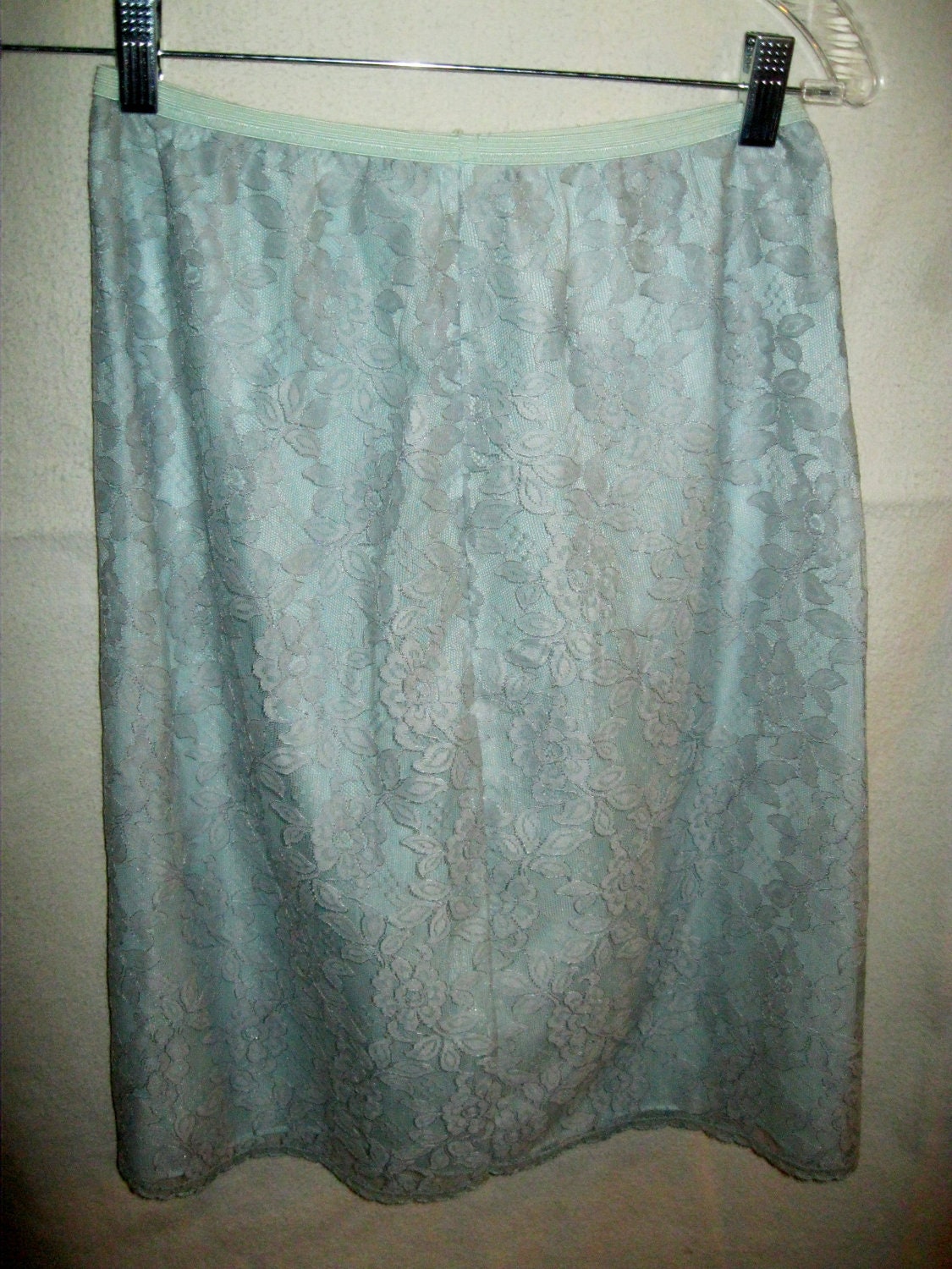 SAlE 20% Off Vintage Lace Half Slip Pale Mint Green w Lace Overlay Medium Now Only 4 USD