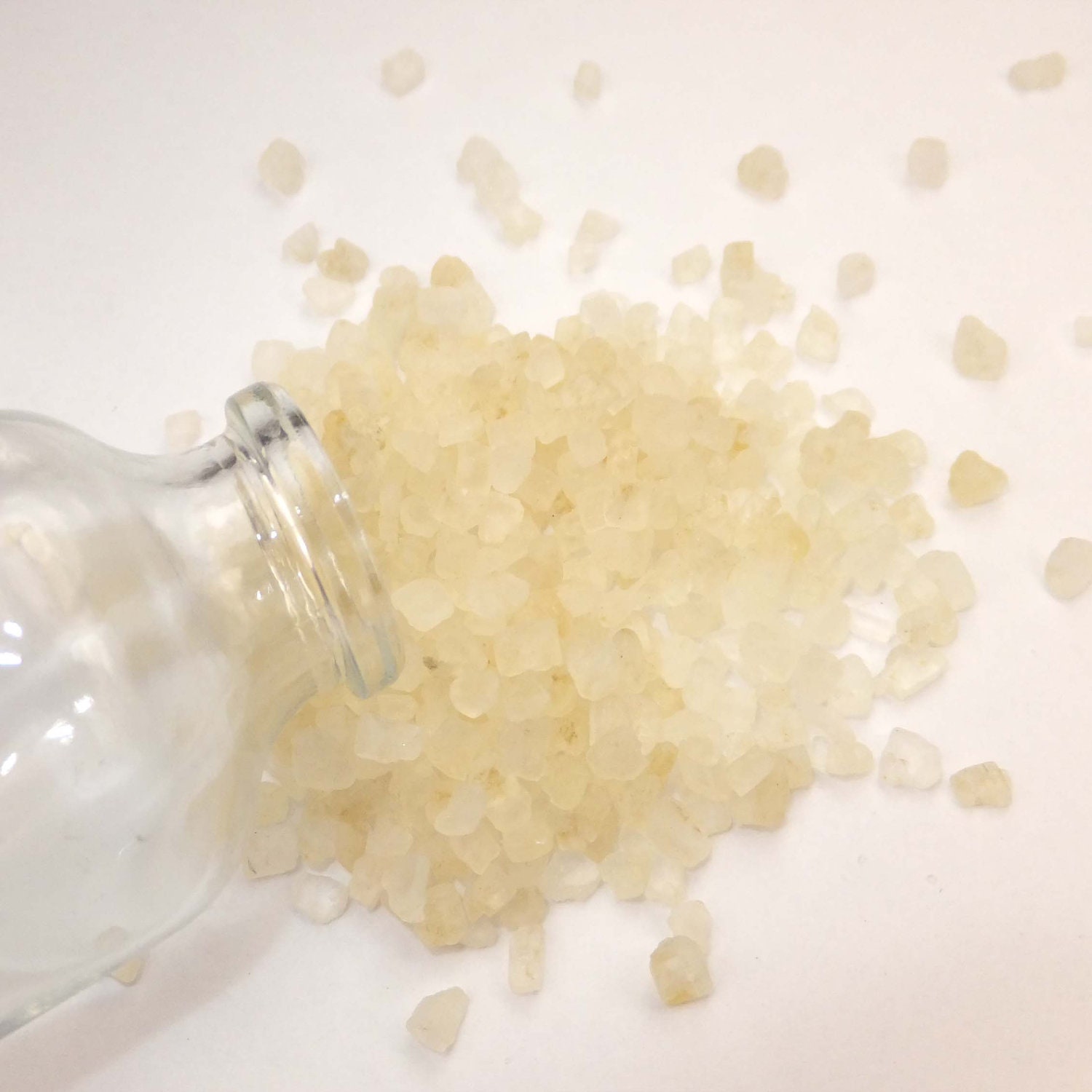 SALE - Bath Salts - White Gardenia Scent Bath Salt Dead Sea Salt ( 8 Oz Pack ) (COARSE GRAIN) - KarPenaEnterprises