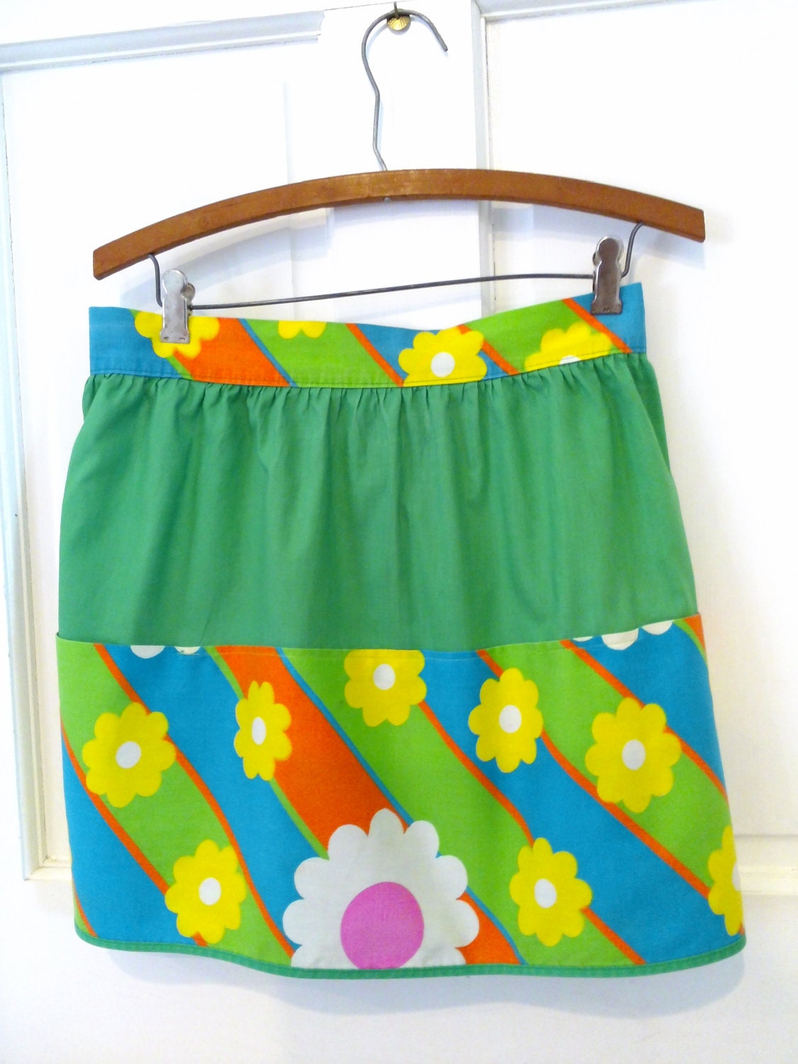 vintage apron - flower power