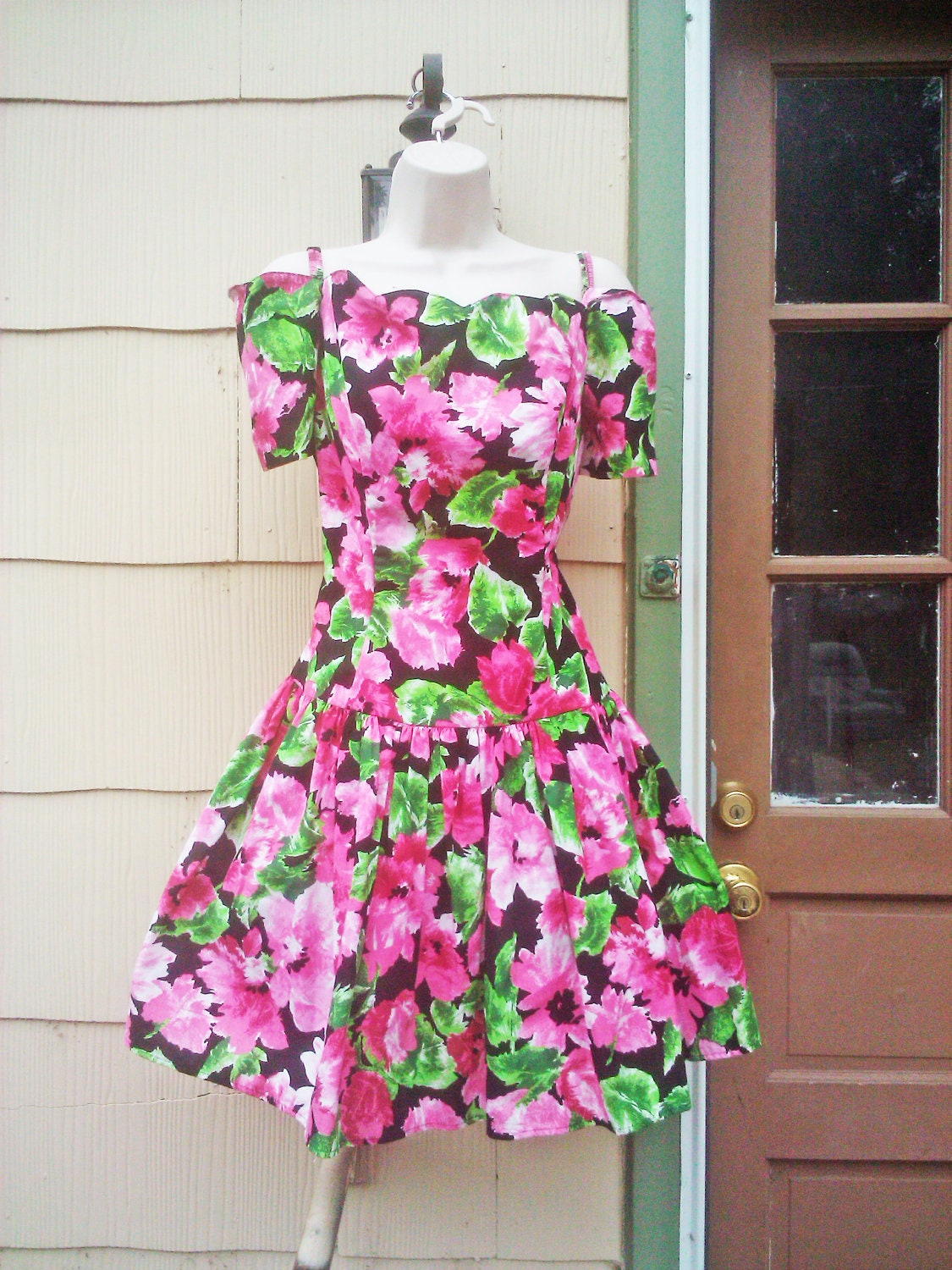 Vintage 1980s Dress/ Mini Dress/ Sun/ Floral/ Retro/  Small/ Medium /Hawaiian/Hipster/Indie