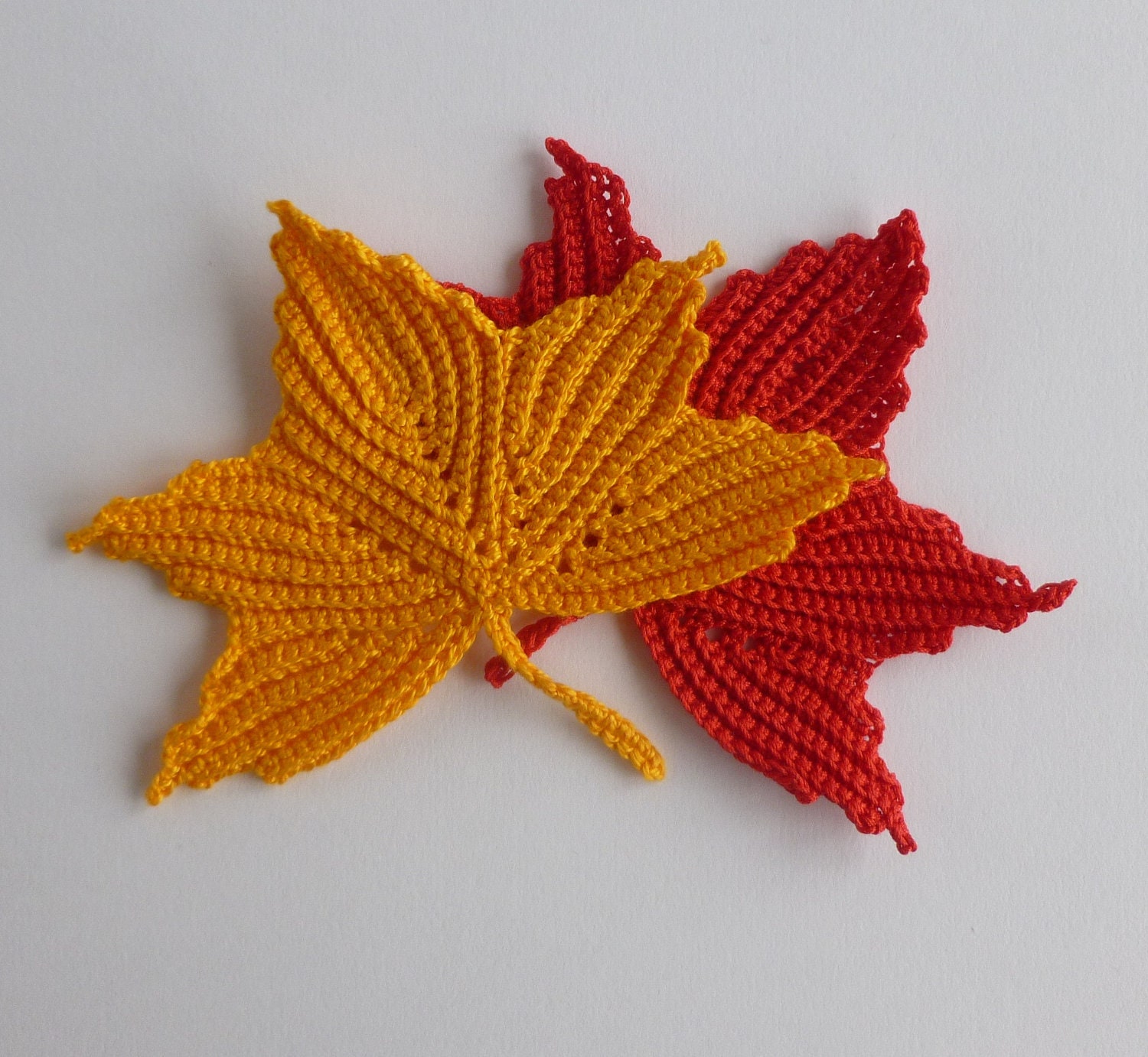 Instant Download Crochet PDF pattern - Maple leaf motifs. Irish crochet. All five branches made without cutting thread