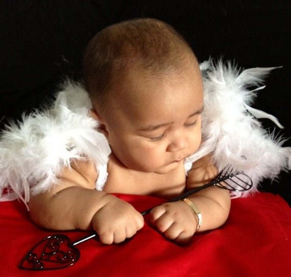 6 to 9 months - White Feathered Baby Wings