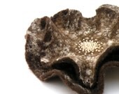 Felted wool flower brooch pin - brown white flower - made to order - floral jewelry - autumn fall fashion - rustic
