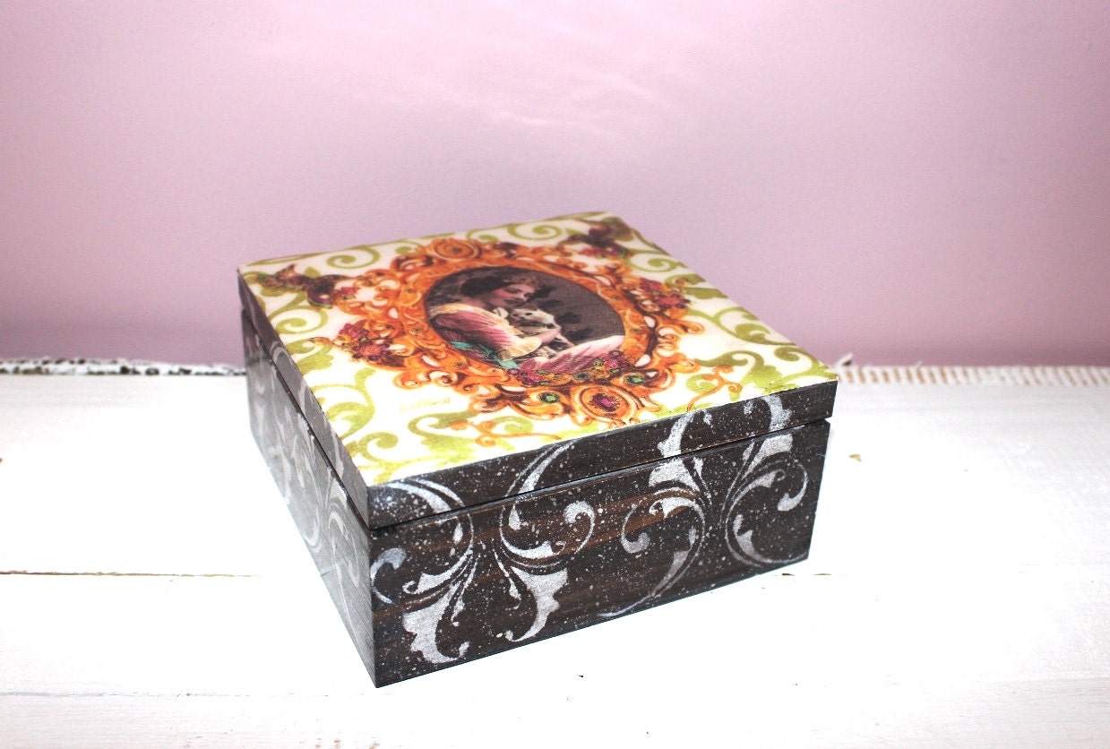 Tea Box Victorian Style Box Engagement Wedding Woman Gift Idea Christmas Treasure Box - SelenarteDecoupage