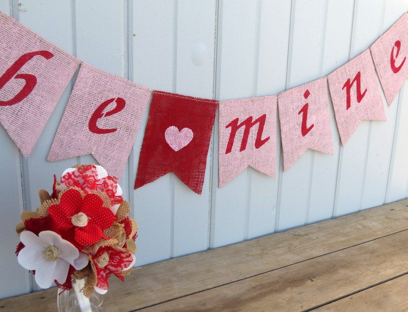 Valentine's Day BE MINE Burlap Banner with Heart / Photography Prop Banner