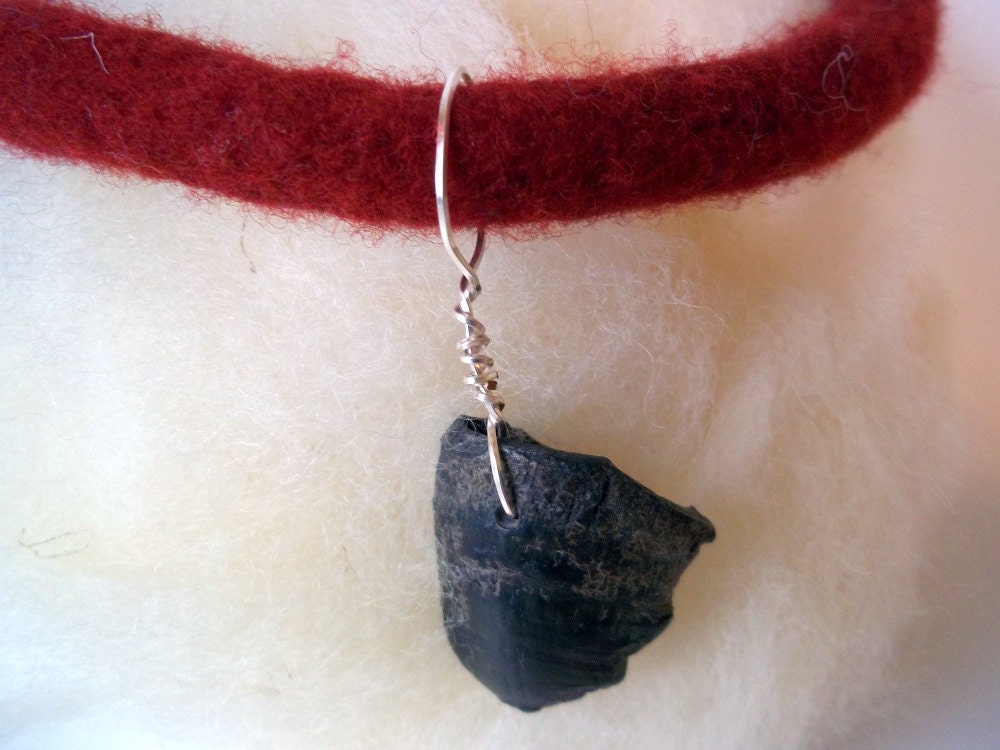 Choker necklace with elk dew claw pendant on red felt - shamanic totem jewelry - wicca