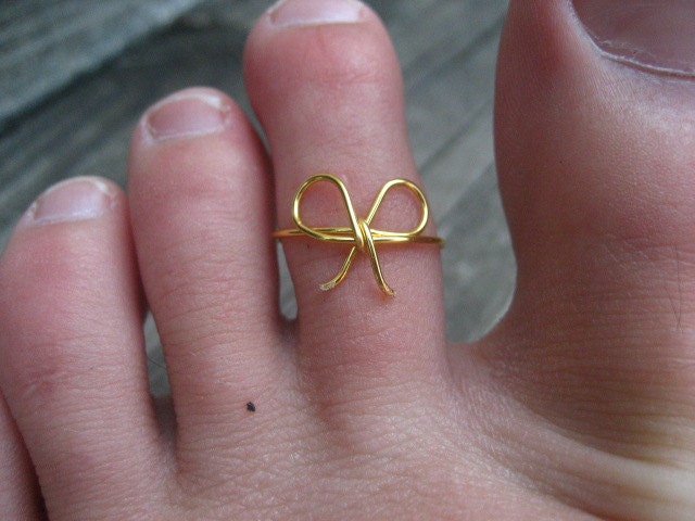 Toe-tally Tied Up Toe Ring