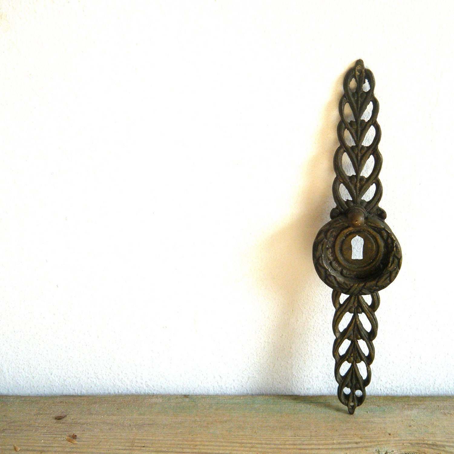 Wreaths and vines drawer pull, hardware