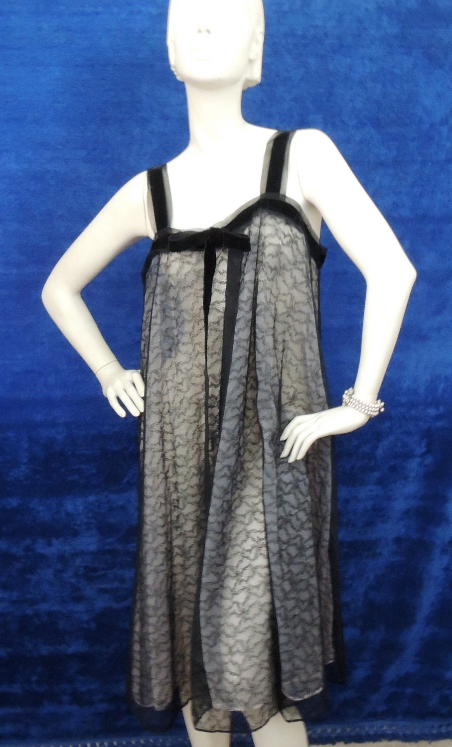 Vintage Black Lace Dress or Nightgown Lingerie/ 1950s/ 1960s Lace Full Swing/ Black Velvet Trim/ Black Lace Shimmering Over Soft Pink Lining
