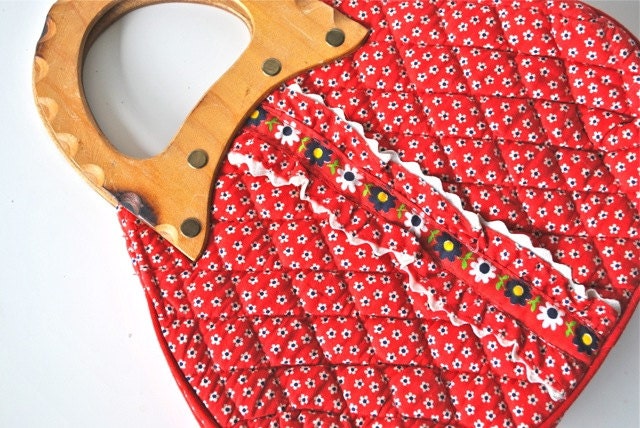 Red Vintage Handbag With Wooden Handle
