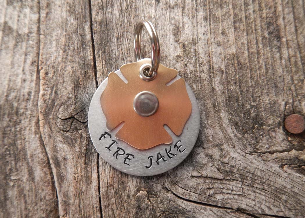 Pet Tag Dog Tag ID Artisan Charm Fire Dog Firefighter Logo Bronze Aluminum Custom Circle Rivets Stamped Keychain Pendant Pet Lover