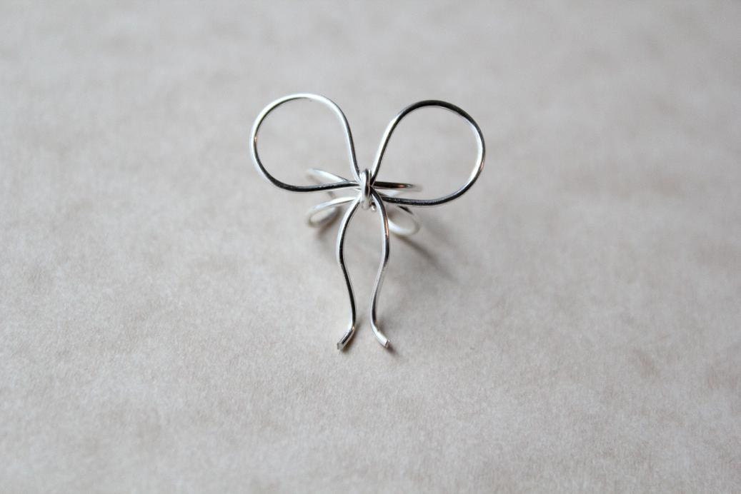 Silver Bow Ear Cartilage Cuff