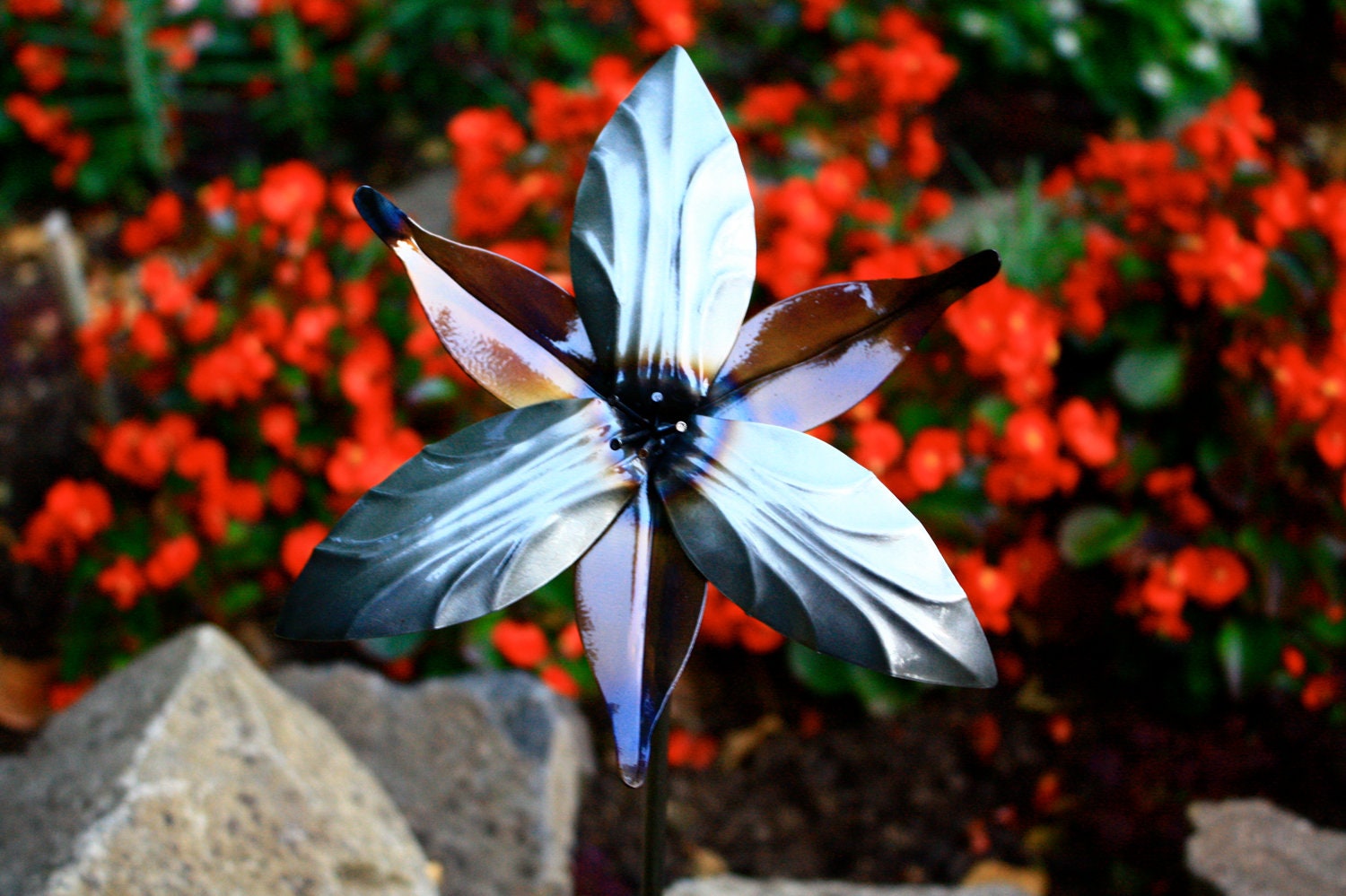 Metal Trillium