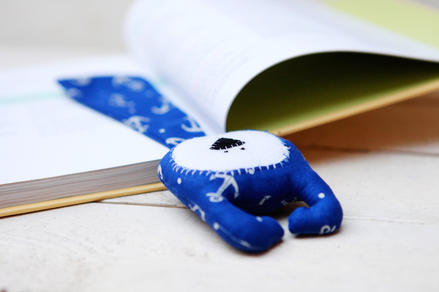 Nautical blue bear bookmark.Unusual bookmark.Nautical blue bear with blue tie.Perfect gift for bithday or graduation.Child.School gift idea