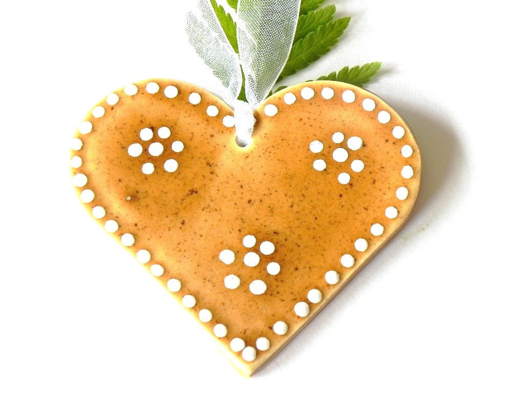 Ceramic Heart Caramel Pottery Ornament White Dots Eco Friendly Decoration