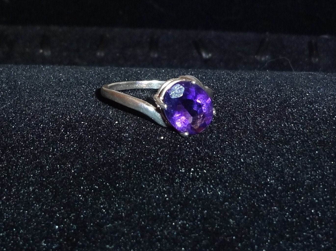Sterling Silver Oval Amethyst Ring Size 8