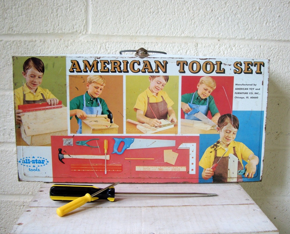 Vintage CHILDREN'S American TOOL SET- Boys Metal Tool Box